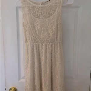 Cream lace lined cute Dress!